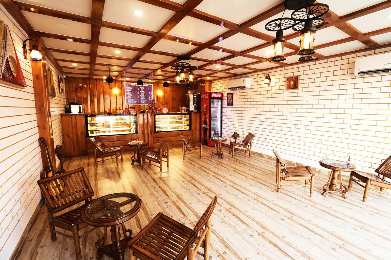 Hotel The Grand Orion Chinhat Exterior foto